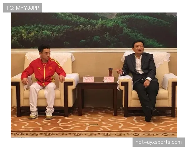 邹敬园家里感觉像亿万富翁过周末，球场上的他完全没这套路嘛